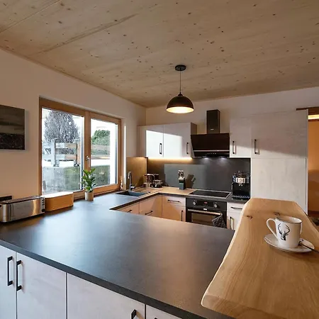 Larf Do Nigst - Exklusives Ski In- Ski Out Chalet Kirchberg in Tirol